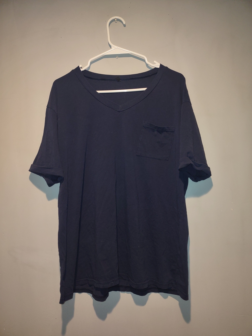 Women's Navy V‑Neck Cuffed Sleeve Pocket T‑Shirt XXL